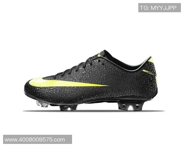足球鞋刺客系列全新升级助你在球场上展现无与伦比的速度与精准